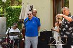 Unser Dino begrüßt die Band und die Gäste; © B. Sulzgruber